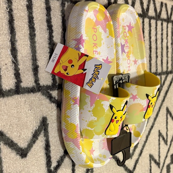 NWT Pokemon Pikachu Women’s  Slide Sandals - Yellow and Pink size 7 - Picture 4 of 4